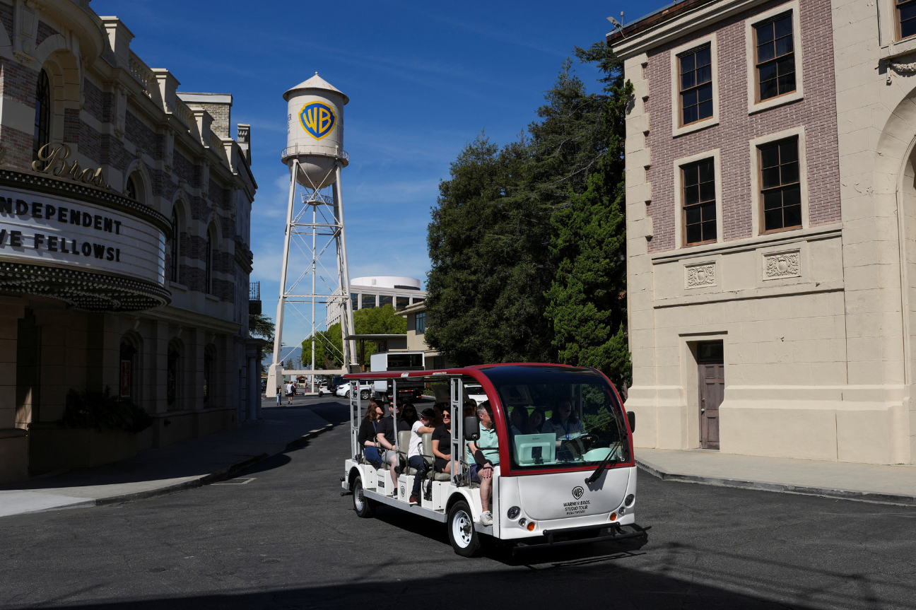 Oficializa Paramount la adquisición de Warner