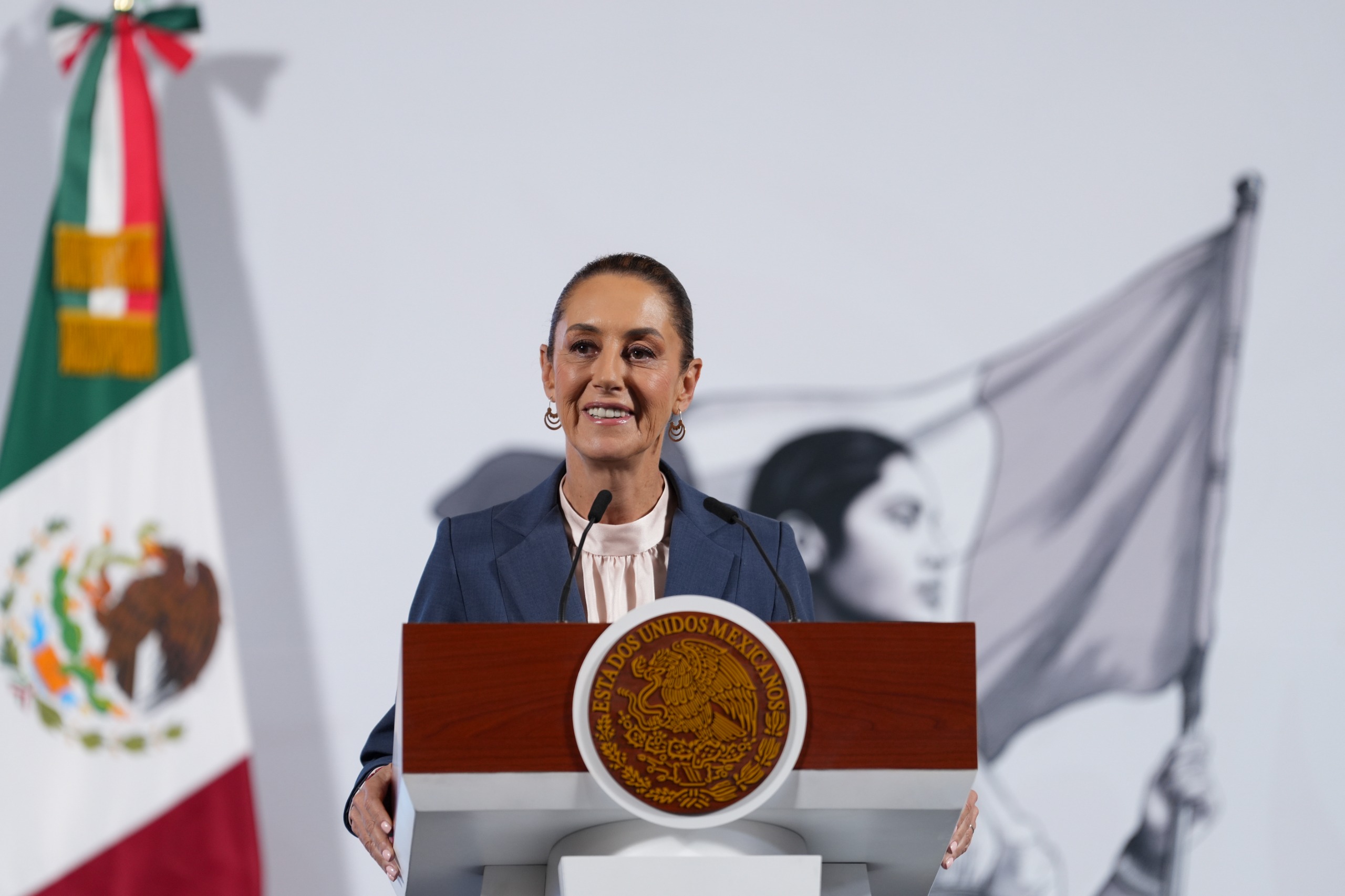 El 74% de los mexicanos aprueba la postura de la presidenta Claudia Sheinbaum frente a los aranceles de Donald Trump