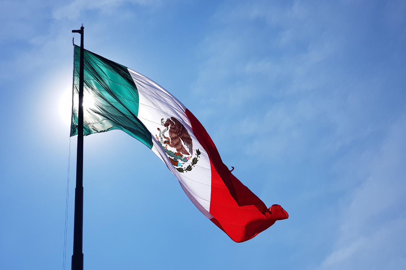 La bandera de México a través del tiempo
