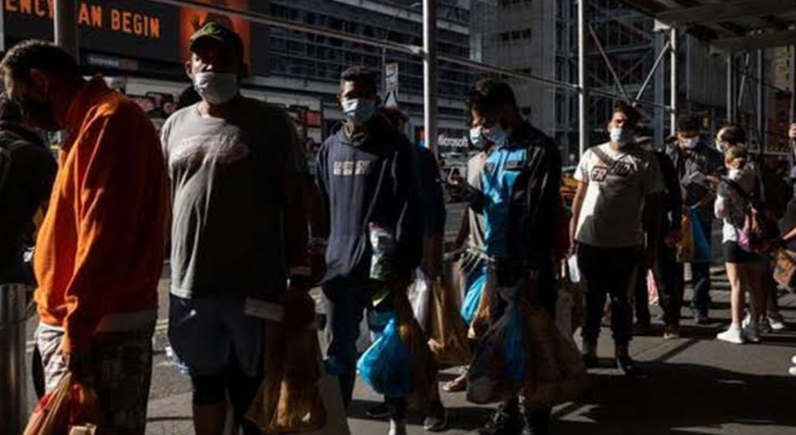 Nueva York limita refugio a los migrantes adultos sin hijos