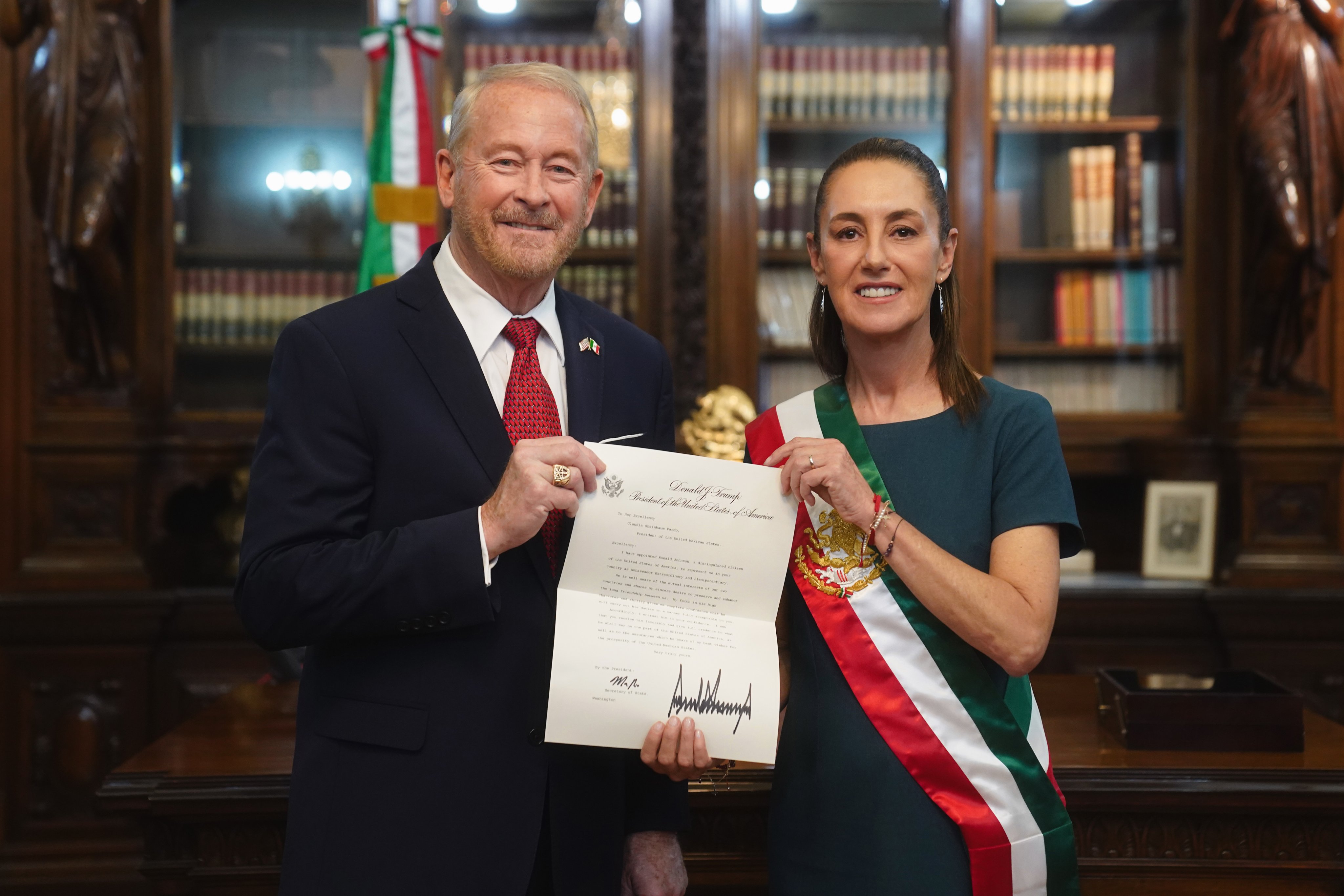 Recibe Claudia Sheinbaum carta de embajadores de cinco países en México