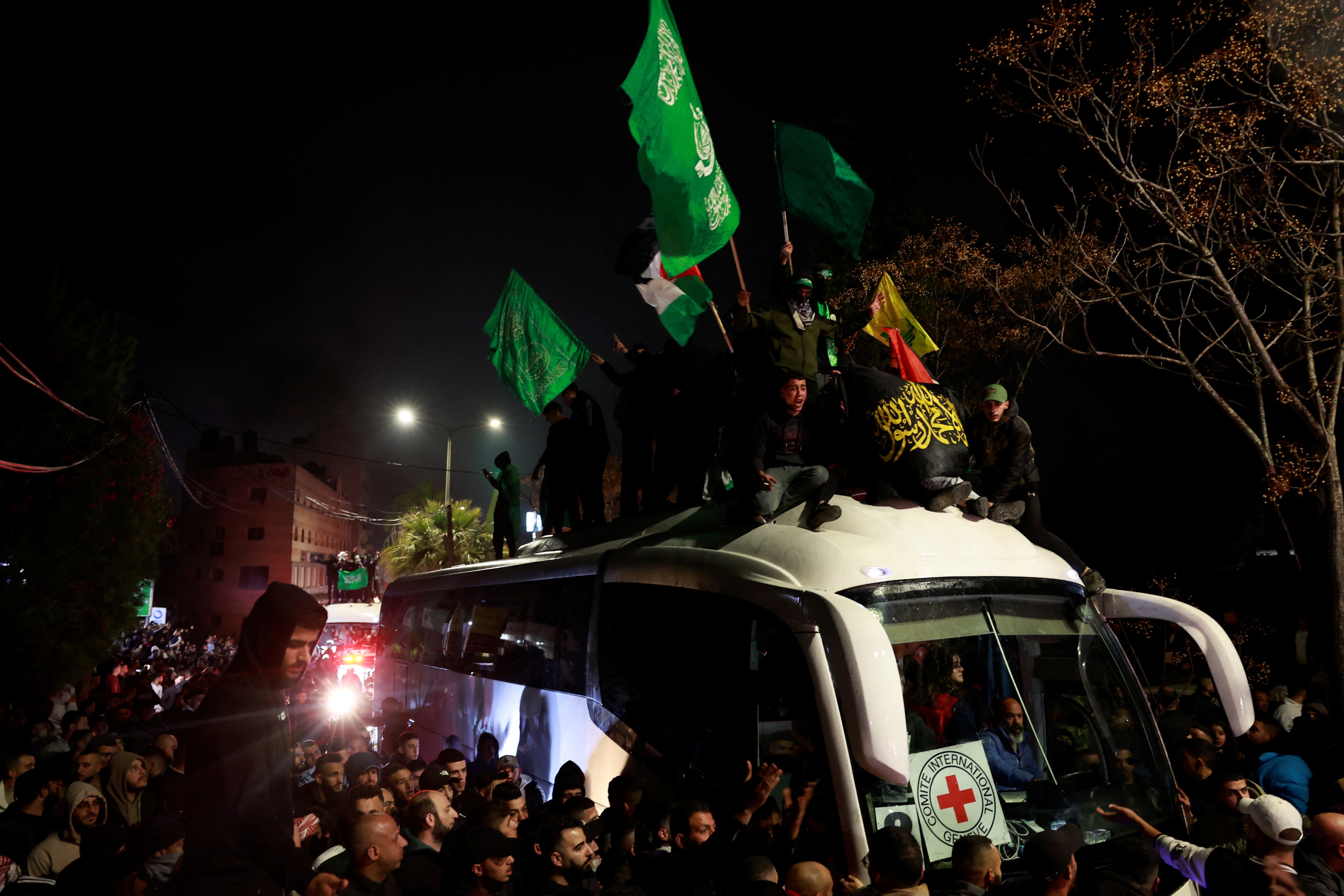 Libera Israel a 90 personas palestinas tras acuerdo de cese al fuego con Hamas