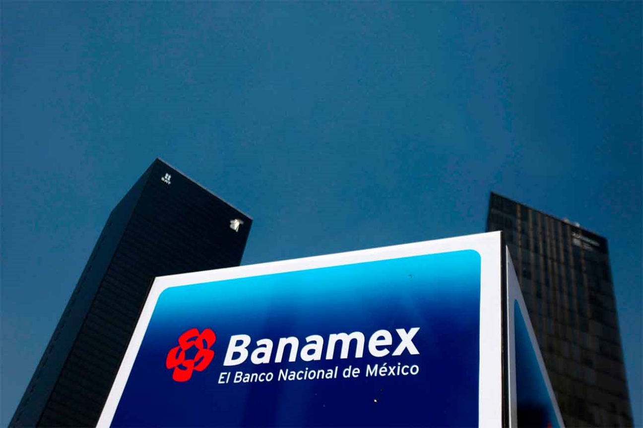 Germán Larrea pretende comprar Banamex.