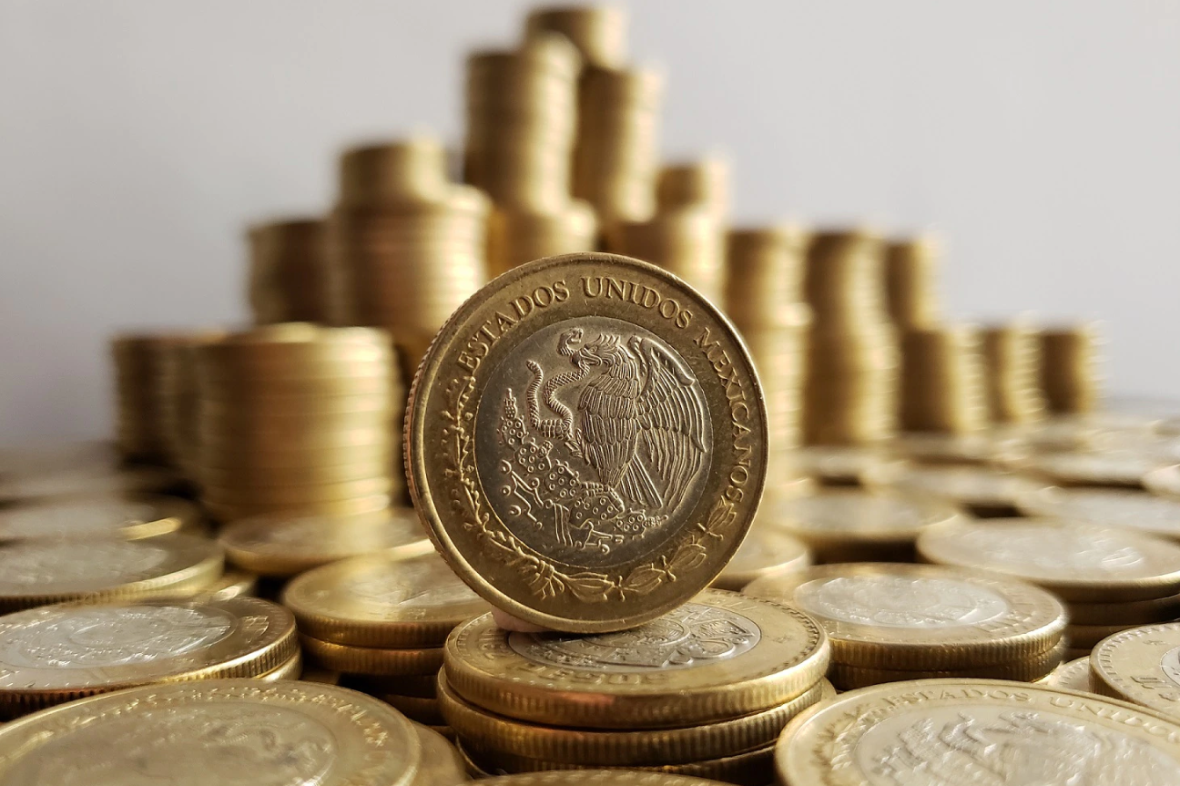 Se registra apreciación histórica del peso frente al dólar en 50 años