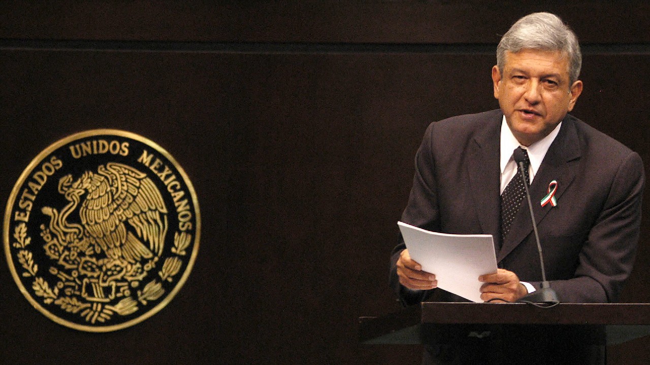 18 años del desafuero de López Obrador, juzgado por representar un cambio verdadero