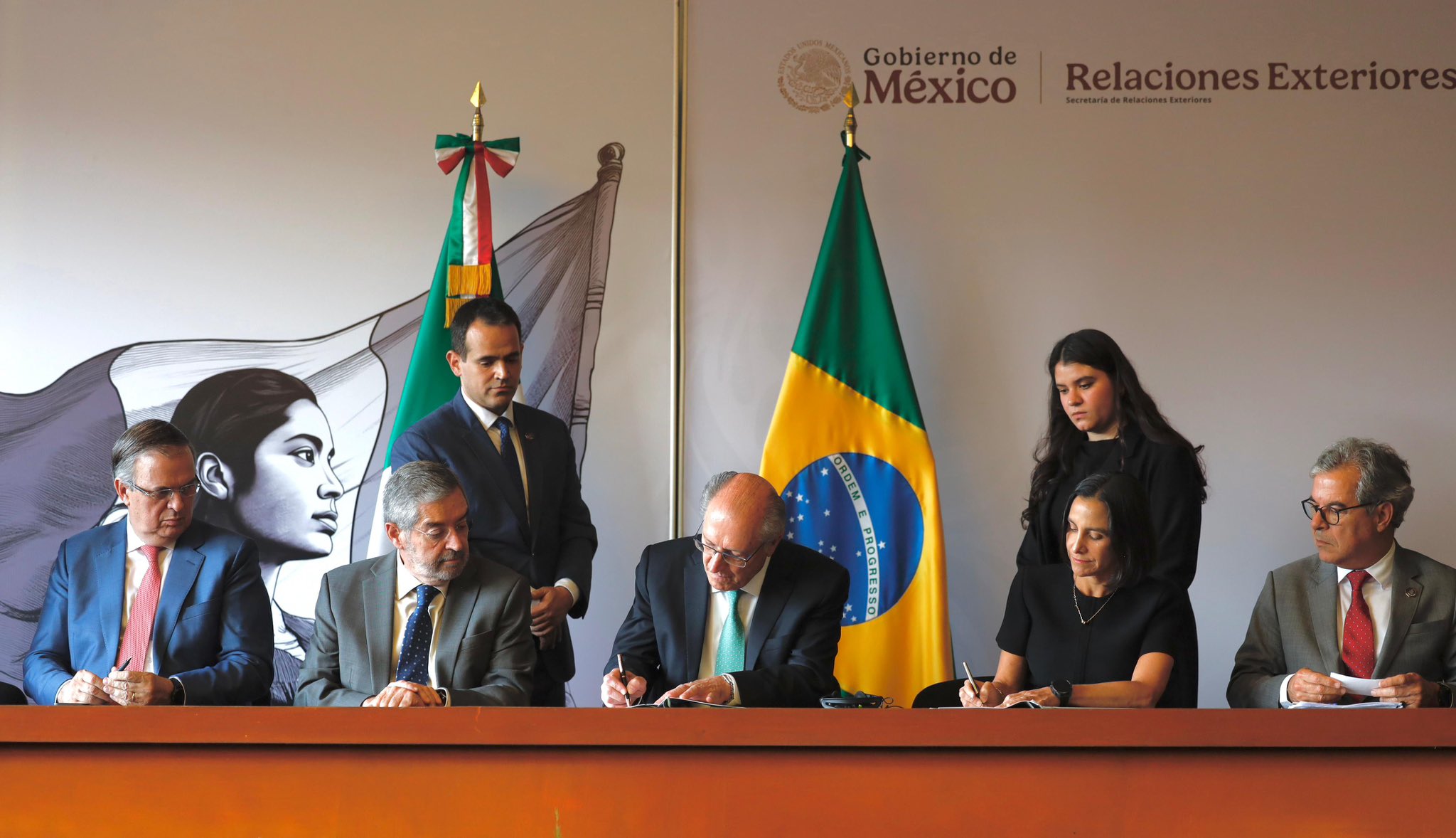Firman Gobierno de México y de Brasil acuerdos de cooperación para generar oportunidades económicas y energéticas