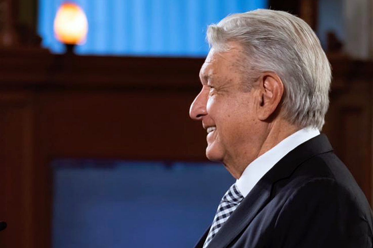 Lanza López Obrador invitación a Bad Bunny para concierto en el Zócalo