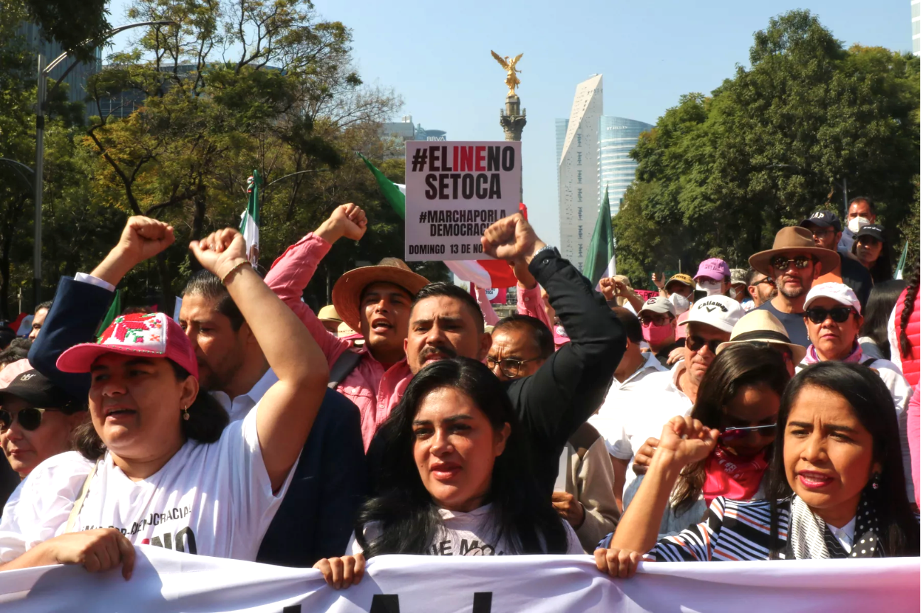 Marcha, democracia y manipulación