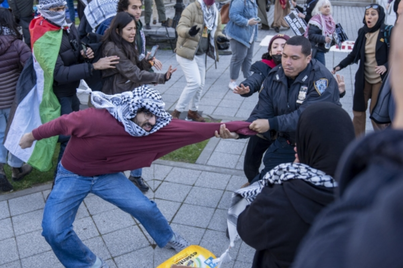 La represión contra los estudiantes estadounidenses a favor de Palestina