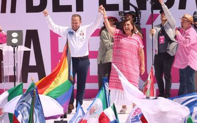 Hace llamado Xóchitl Gálvez a panistas, priístas, perredistas y xochitlovers en manifestación de la Marea Rosa